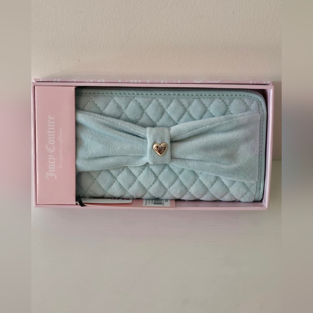 Juicy Couture Quilted Velour Bow Zip Wallet – Pastel Turquoise NIB